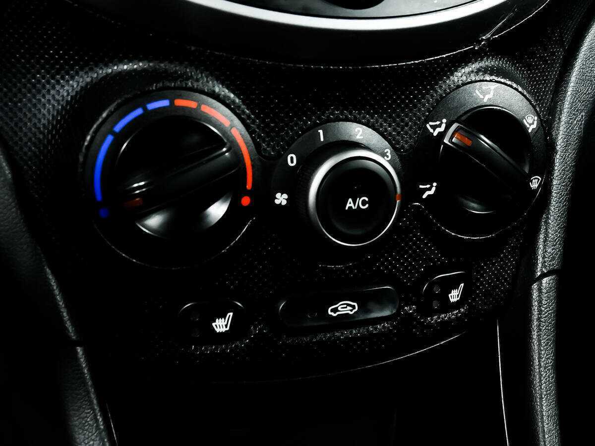 Купить Hyundai Solaris, 2016, 241 408 км.. Фото: #13