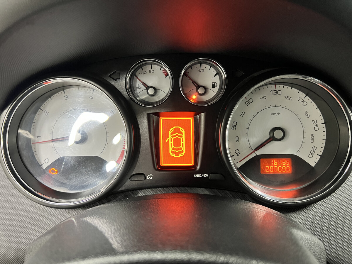 Купить Peugeot 308, 2012, 207 668 км.. Фото: #12