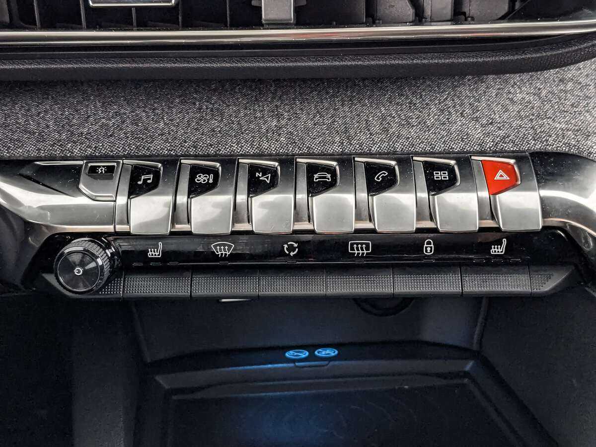 Купить Peugeot 3008, 2018, 187 811 км.. Фото: #21