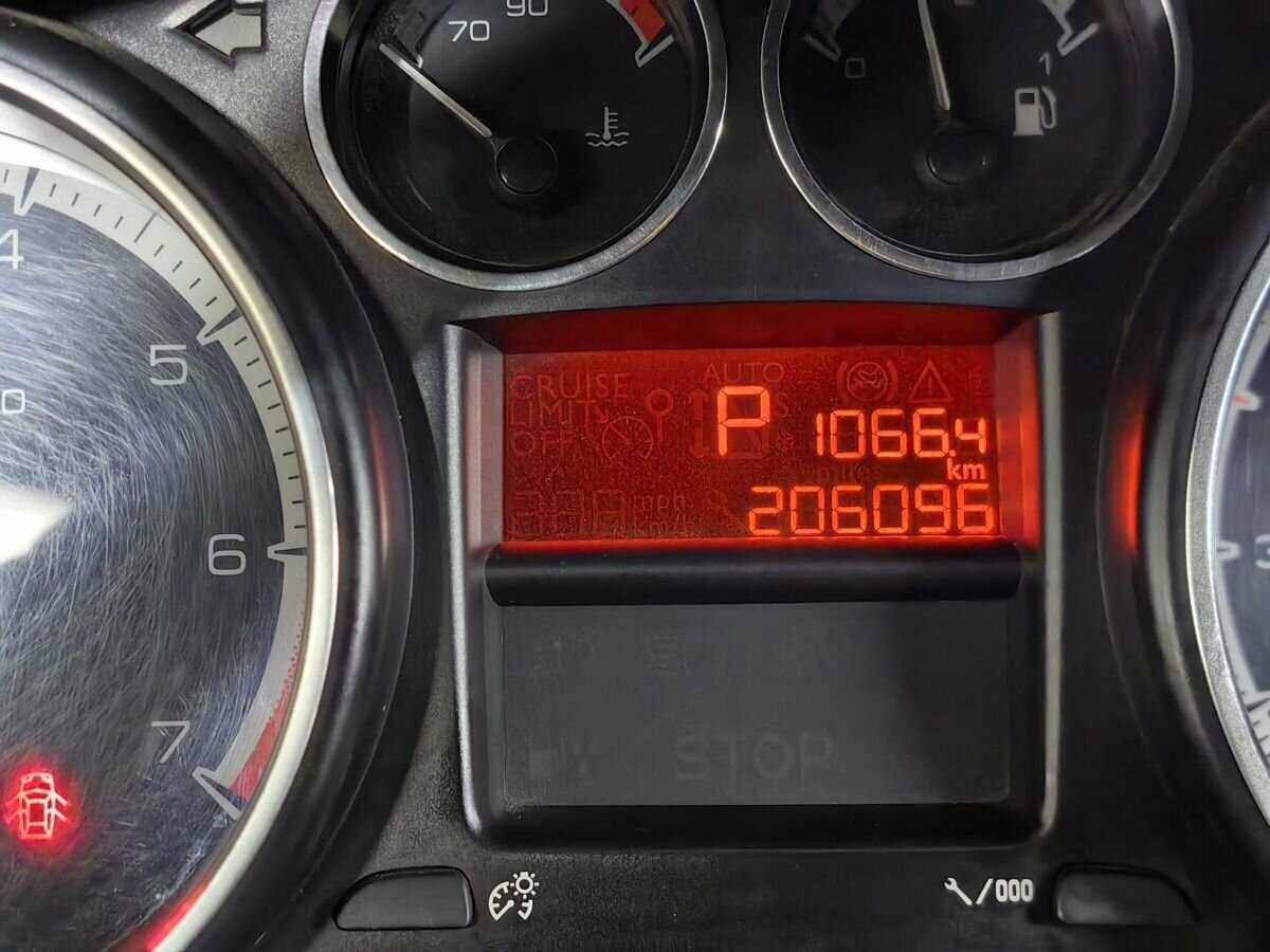 Купить Peugeot 408, 2014, 206 094 км.. Фото: #15