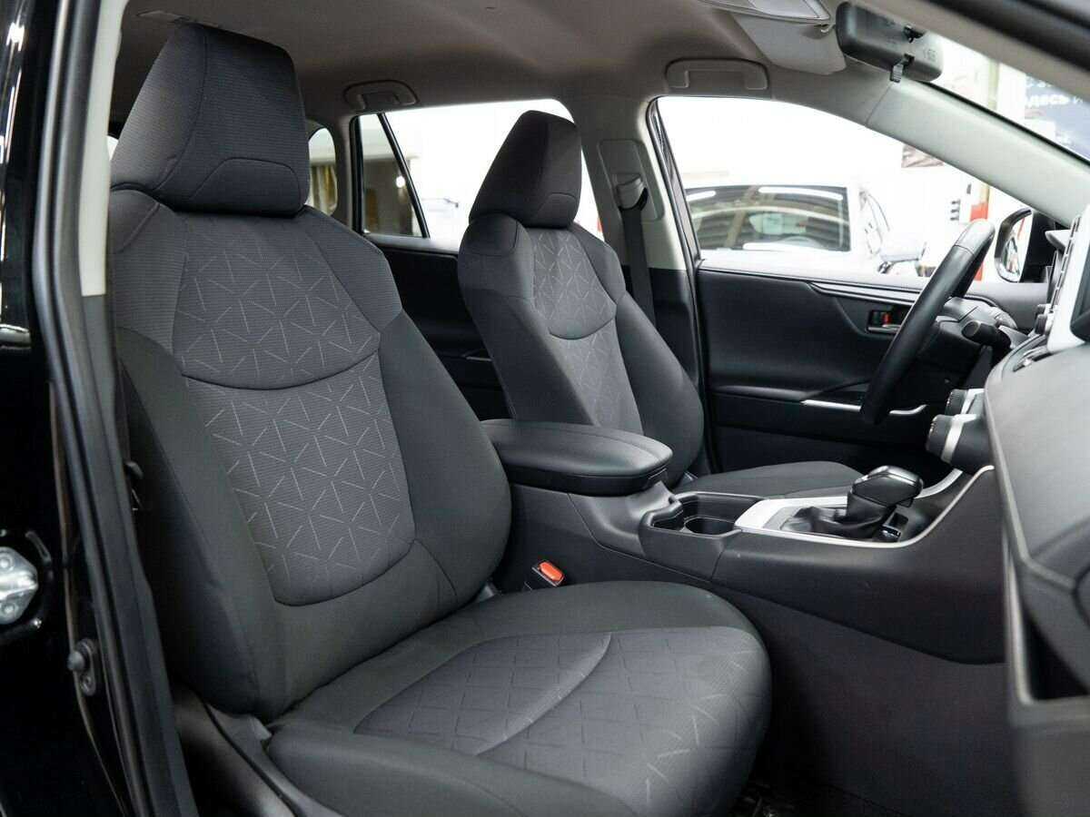 Купить Toyota RAV4, 2019, 47 000 км.. Фото: #9