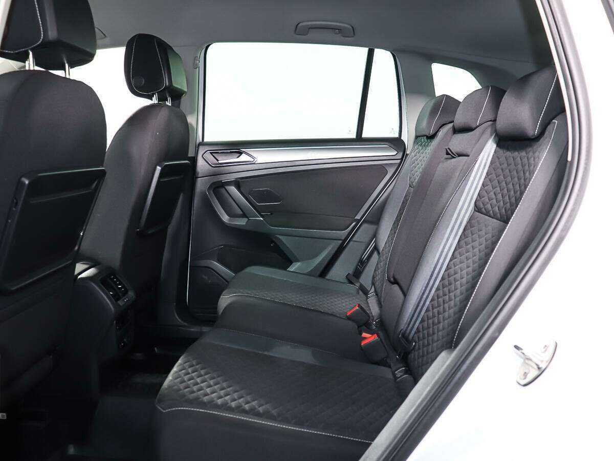 Купить Volkswagen Tiguan, 2018, 75 680 км.. Фото: #9