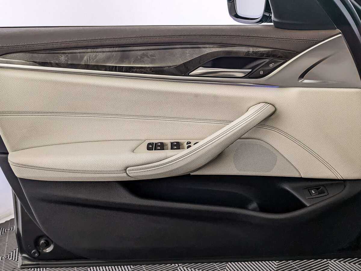 Купить BMW 5 серии, 2017, 114 874 км.. Фото: #14