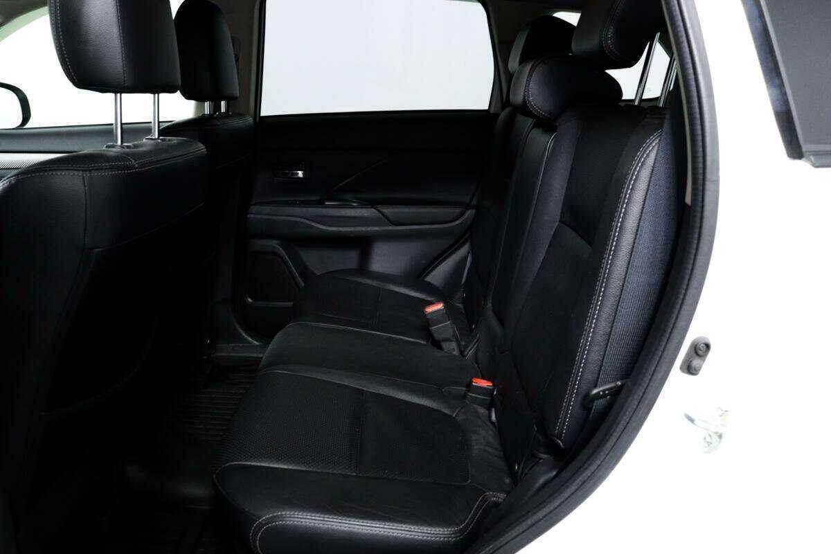 Купить Mitsubishi Outlander, 2015, 70 761 км.. Фото: #11