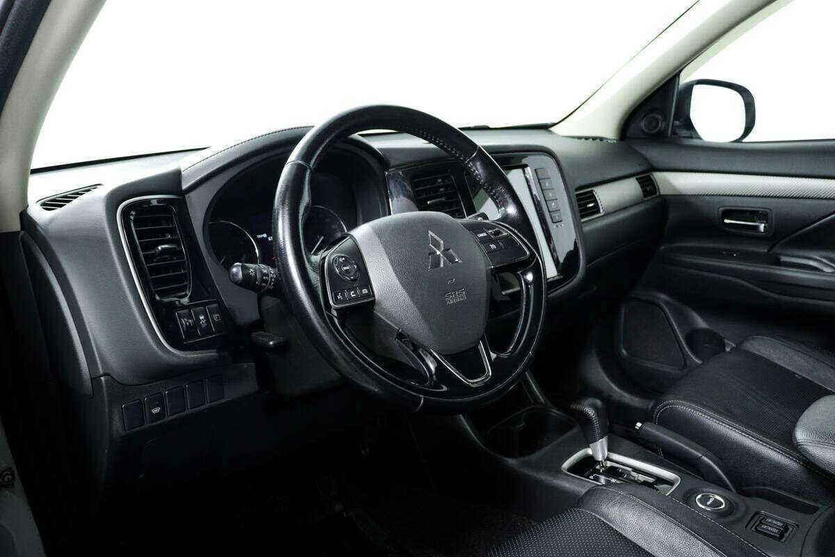 Купить Mitsubishi Outlander, 2015, 70 761 км.. Фото: #12