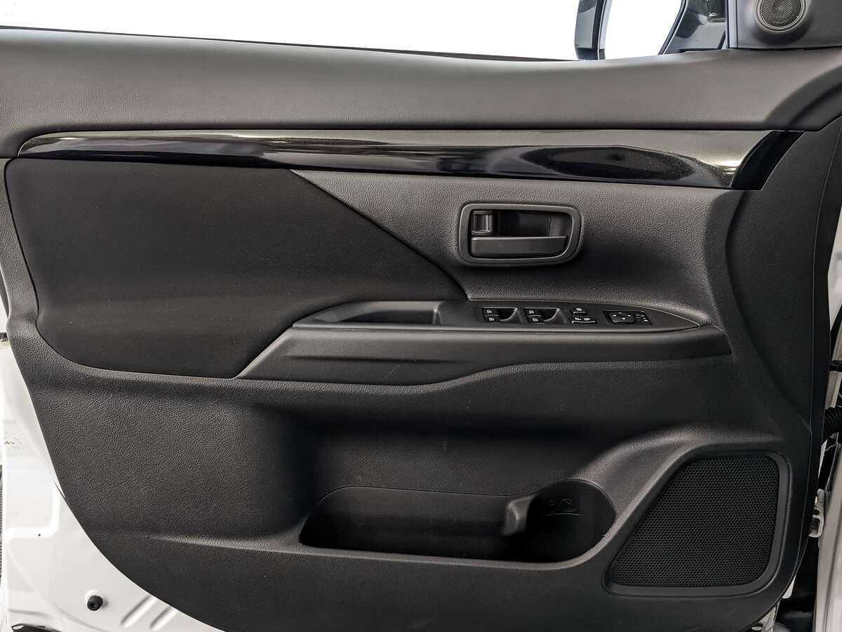 Купить Mitsubishi Outlander, 2019, 132 727 км.. Фото: #14