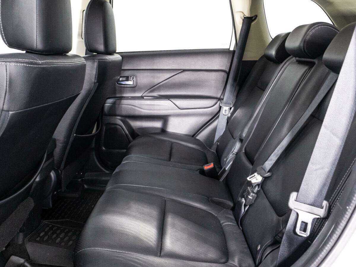 Купить Mitsubishi Outlander, 2017, 190 759 км.. Фото: #9