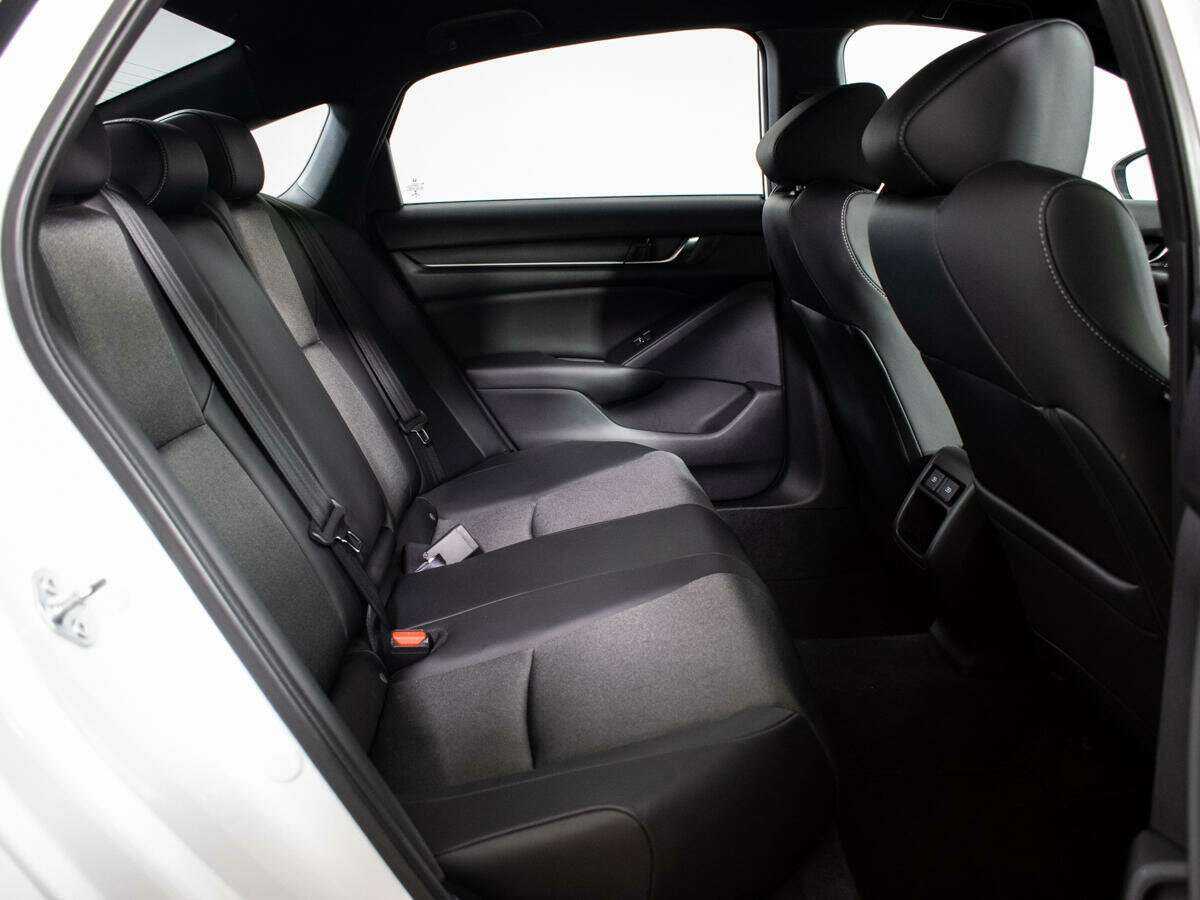 Купить Honda Accord, 2022, 13 564 км.. Фото: #7