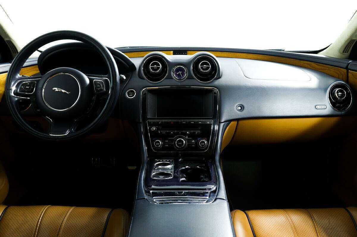 Купить Jaguar XJ, 2013, 121 675 км.. Фото: #10