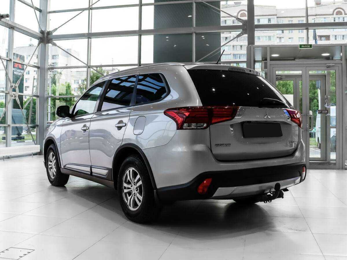 Купить Mitsubishi Outlander, 2016, 129 264 км.. Фото: #6