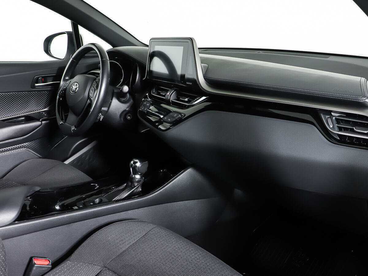 Купить Toyota C-HR, 2018, 52 185 км.. Фото: #8