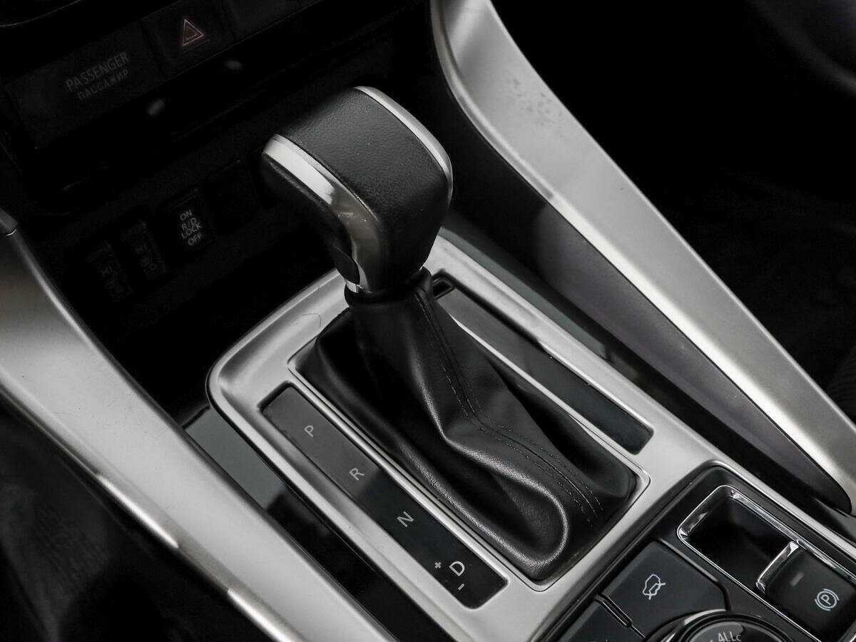 Купить Mitsubishi Pajero Sport, 2017, 90 338 км.. Фото: #9