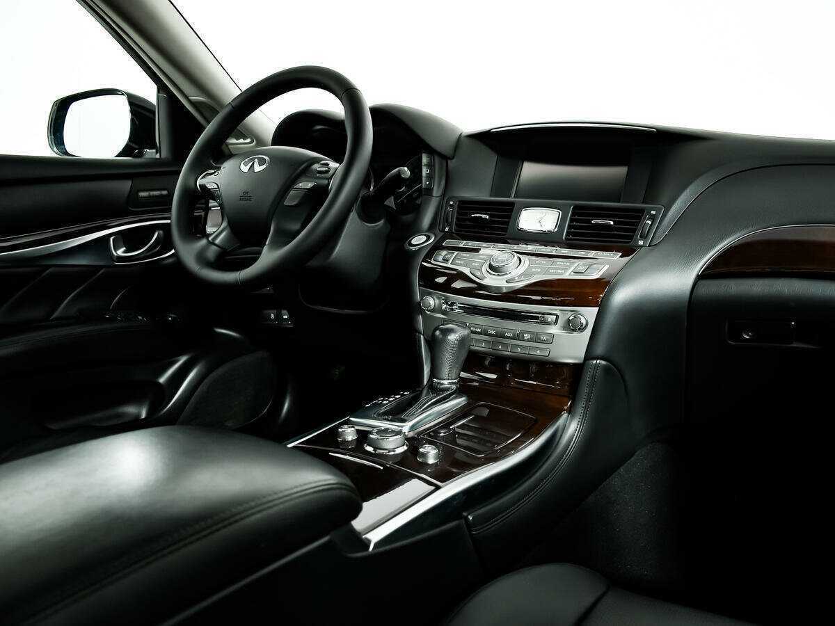 Купить Infiniti Q70, 2016, 300 524 км.. Фото: #8