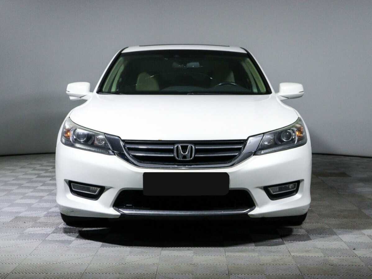 Купить Honda Accord, 2012, 78 435 км.. Фото: #1