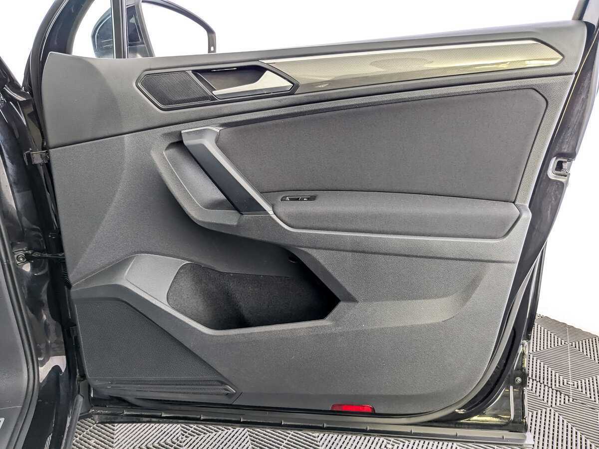 Купить Volkswagen Tiguan, 2019, 110 620 км.. Фото: #19