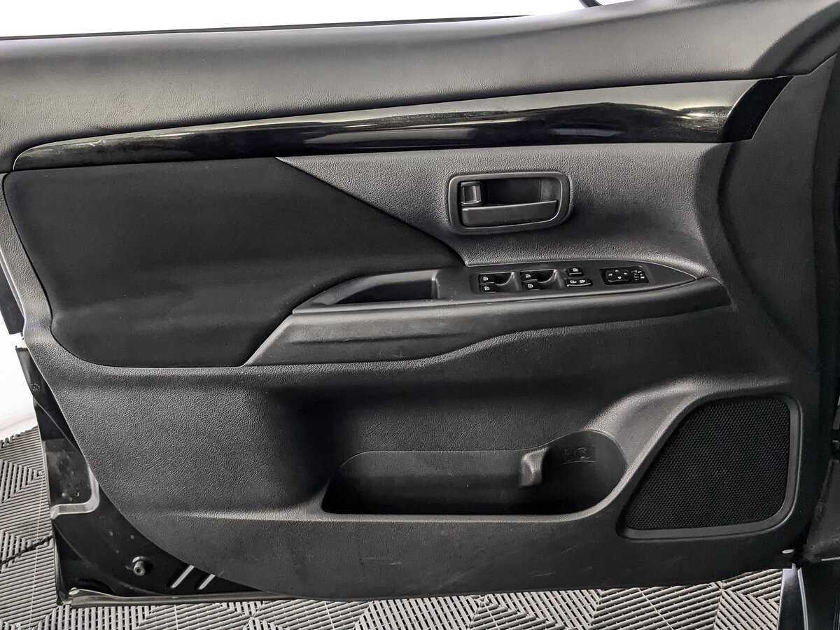 Купить Mitsubishi Outlander, 2018, 203 776 км.. Фото: #14