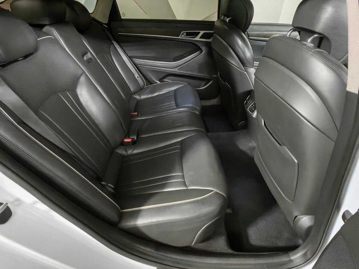 Купить Hyundai Genesis, 2014, 157 920 км.. Фото: #11