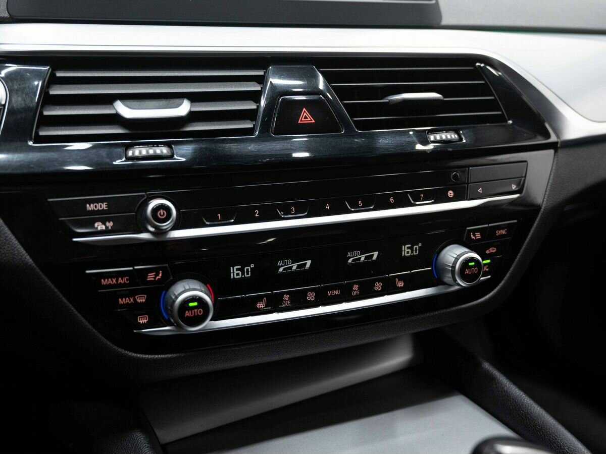 Купить BMW 5 серии, 2018, 155 280 км.. Фото: #22