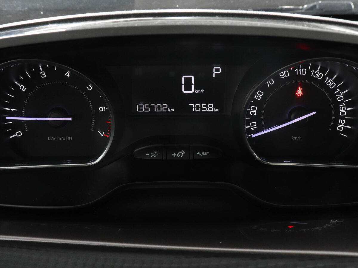 Купить Пежо 2008, 2014, 135 701 км.. Фото: #10