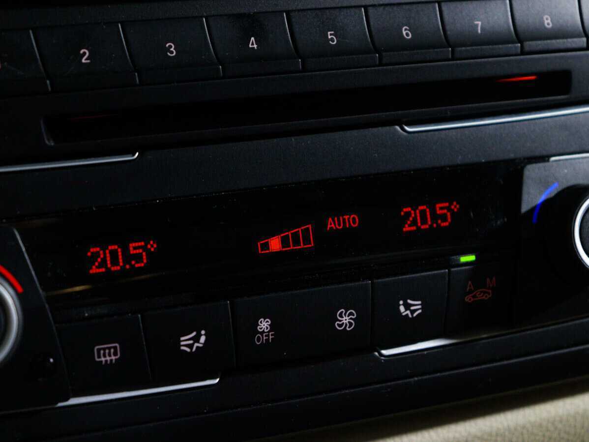 Купить BMW 3 серии, 2013, 161 645 км.. Фото: #31