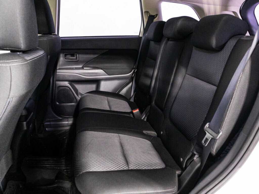 Купить Mitsubishi Outlander, 2018, 141 757 км.. Фото: #9