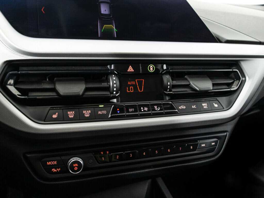 Купить BMW 1 серии, 2019, 140 424 км.. Фото: #17