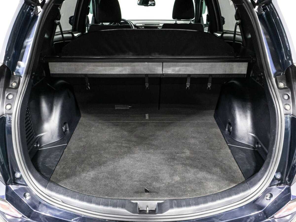 Купить Toyota RAV4, 2019, 135 650 км.. Фото: #14