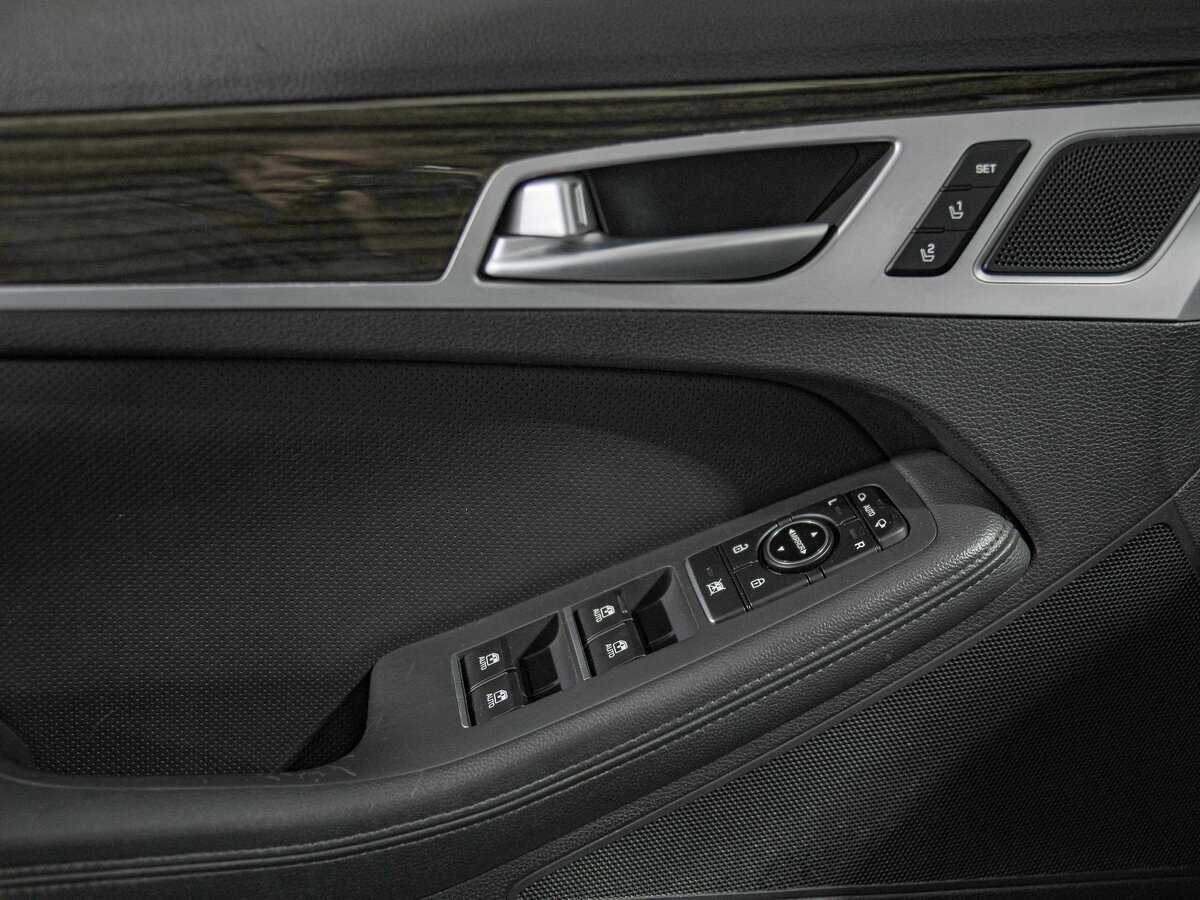 Купить Hyundai Genesis, 2014, 179 777 км.. Фото: #16