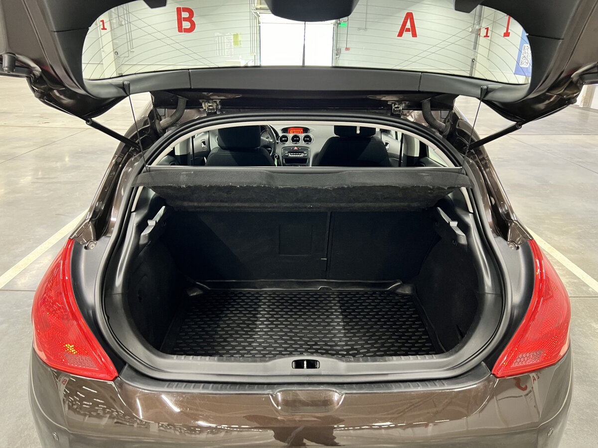 Купить Peugeot 308, 2012, 207 668 км.. Фото: #9